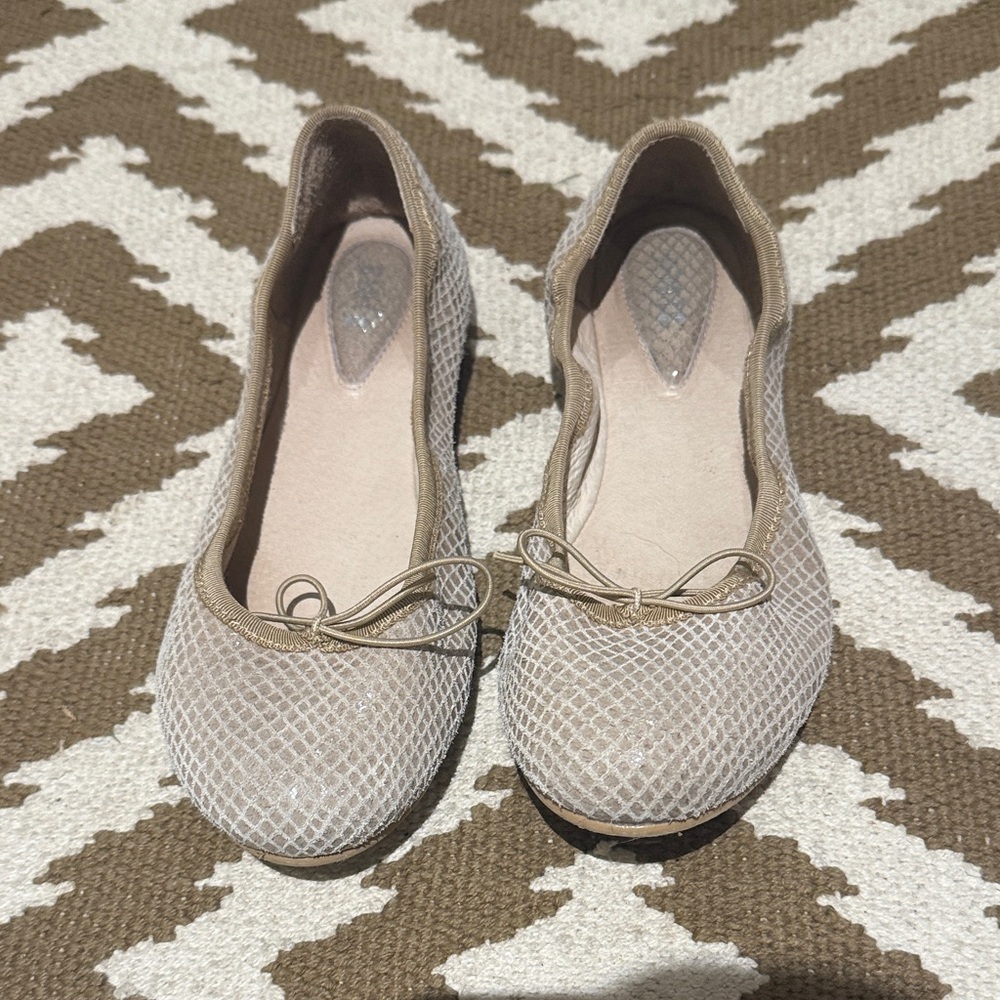 Elegant Beige Ballet Flats
